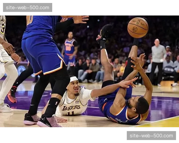 湖人替补阵容贡献：海斯回归后的内线轮换与活力影响